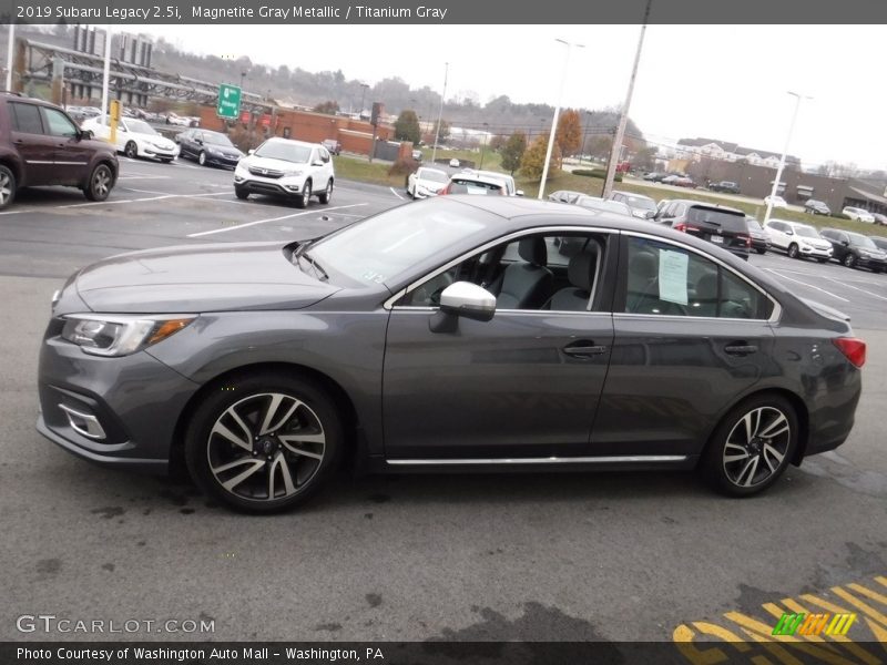 Magnetite Gray Metallic / Titanium Gray 2019 Subaru Legacy 2.5i