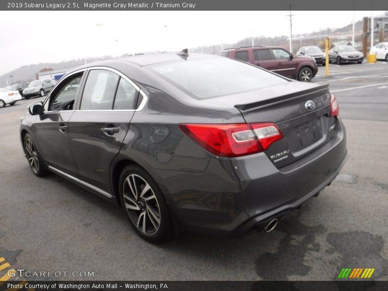 Magnetite Gray Metallic / Titanium Gray 2019 Subaru Legacy 2.5i