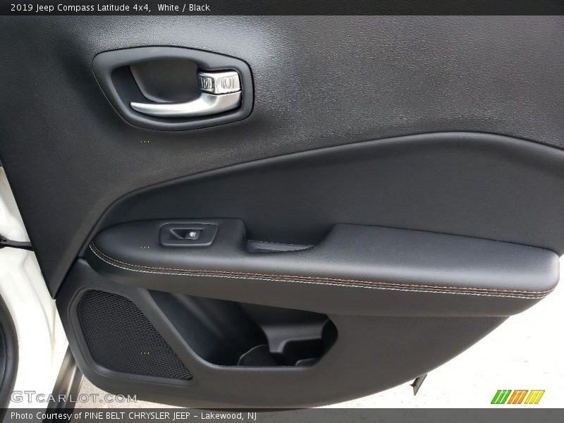 White / Black 2019 Jeep Compass Latitude 4x4