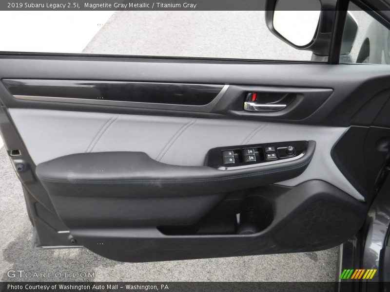 Magnetite Gray Metallic / Titanium Gray 2019 Subaru Legacy 2.5i