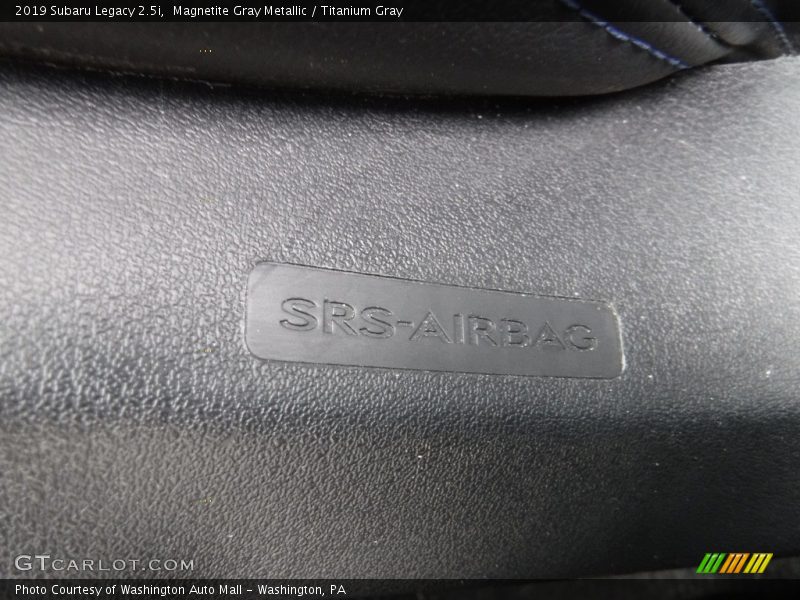 Magnetite Gray Metallic / Titanium Gray 2019 Subaru Legacy 2.5i