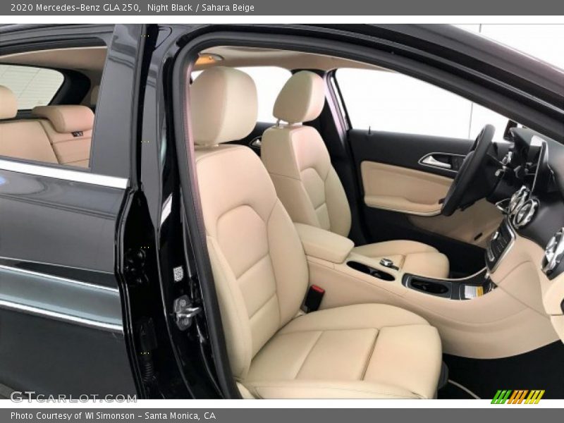 Night Black / Sahara Beige 2020 Mercedes-Benz GLA 250