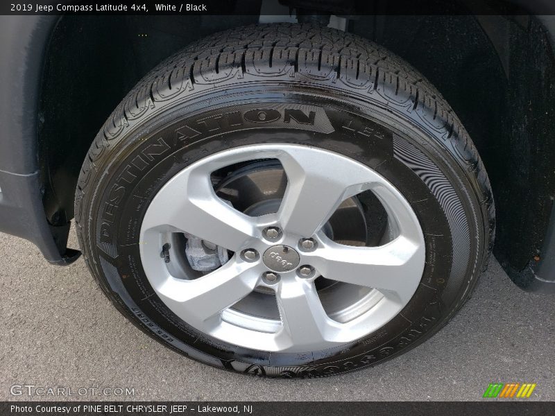 White / Black 2019 Jeep Compass Latitude 4x4