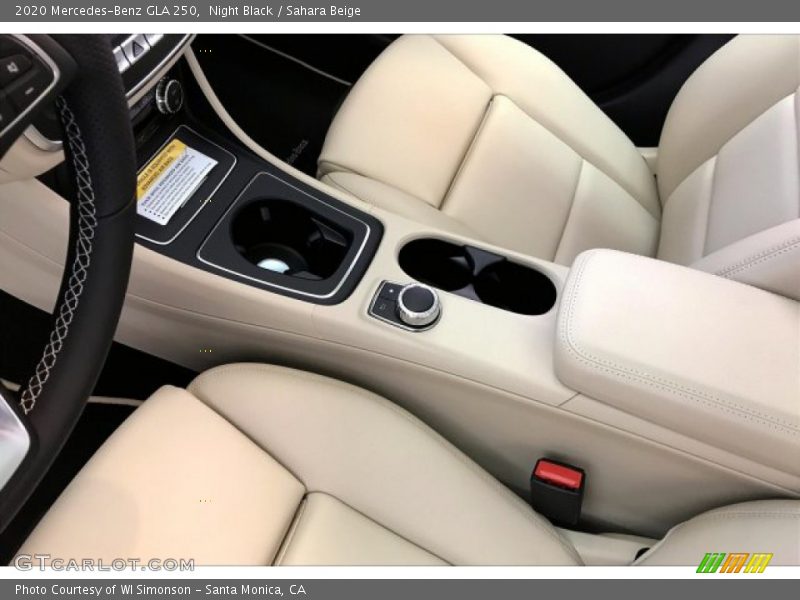 Night Black / Sahara Beige 2020 Mercedes-Benz GLA 250