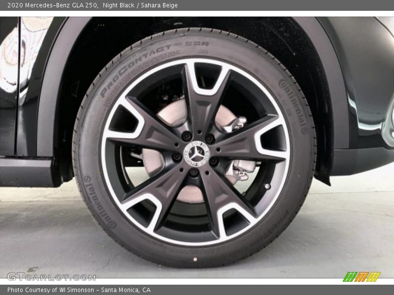 Night Black / Sahara Beige 2020 Mercedes-Benz GLA 250