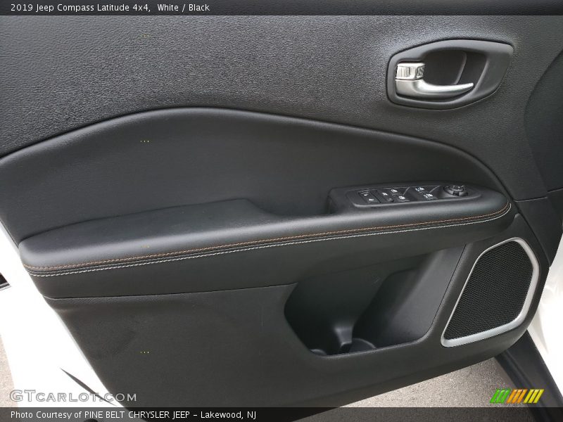 White / Black 2019 Jeep Compass Latitude 4x4
