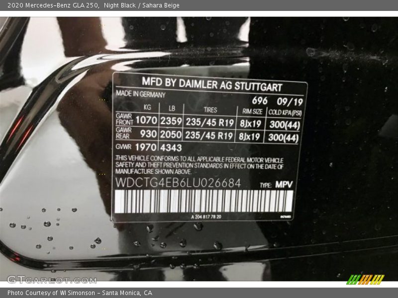 Night Black / Sahara Beige 2020 Mercedes-Benz GLA 250