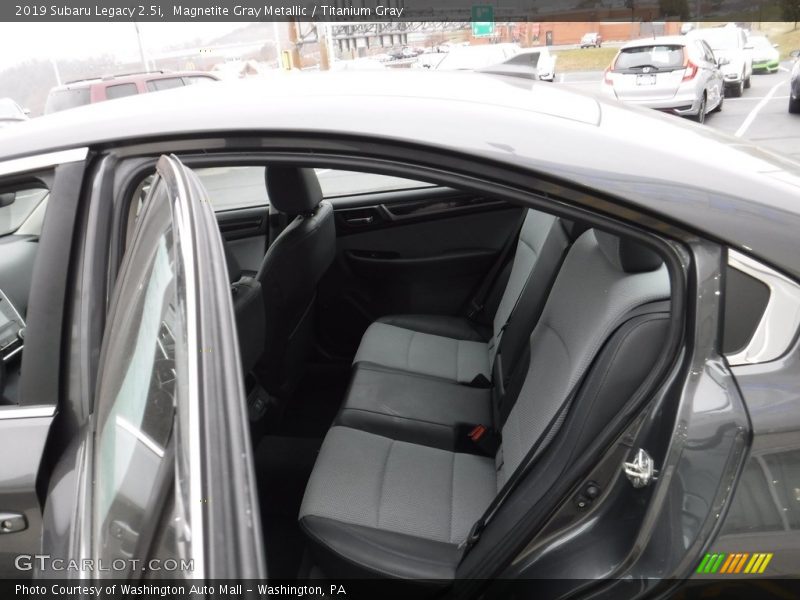 Magnetite Gray Metallic / Titanium Gray 2019 Subaru Legacy 2.5i