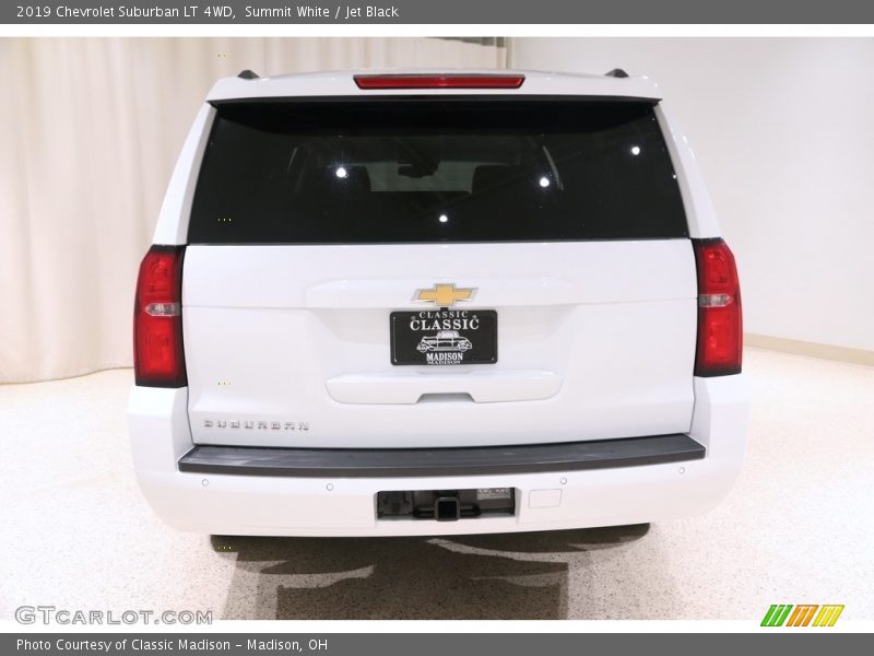 Summit White / Jet Black 2019 Chevrolet Suburban LT 4WD