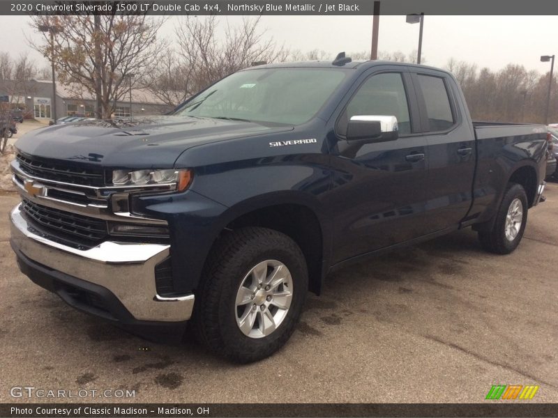 Front 3/4 View of 2020 Silverado 1500 LT Double Cab 4x4