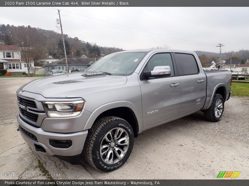 Front 3/4 View of 2020 1500 Laramie Crew Cab 4x4