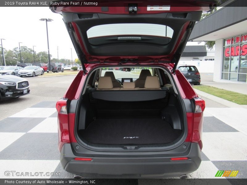 Ruby Flare Pearl / Nutmeg 2019 Toyota RAV4 XLE