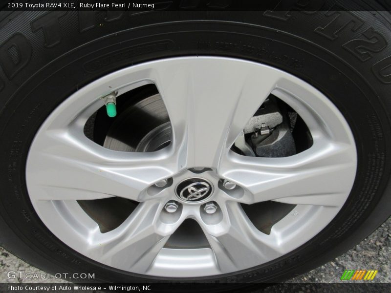 Ruby Flare Pearl / Nutmeg 2019 Toyota RAV4 XLE