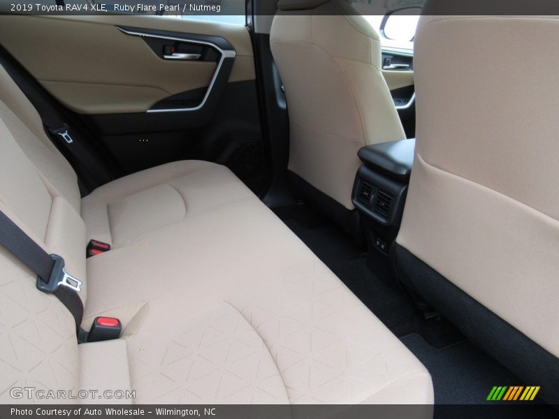 Ruby Flare Pearl / Nutmeg 2019 Toyota RAV4 XLE