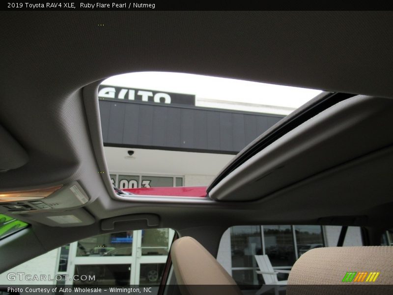 Ruby Flare Pearl / Nutmeg 2019 Toyota RAV4 XLE