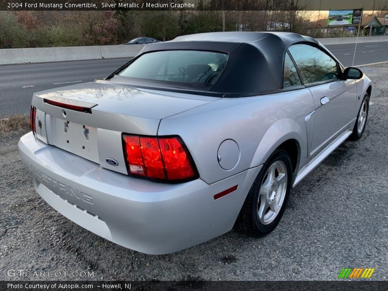 Silver Metallic / Medium Graphite 2004 Ford Mustang Convertible