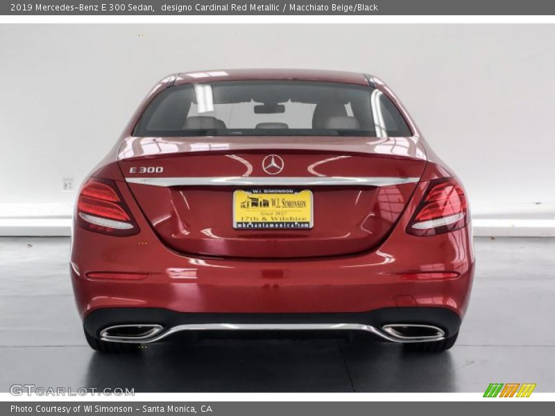 designo Cardinal Red Metallic / Macchiato Beige/Black 2019 Mercedes-Benz E 300 Sedan