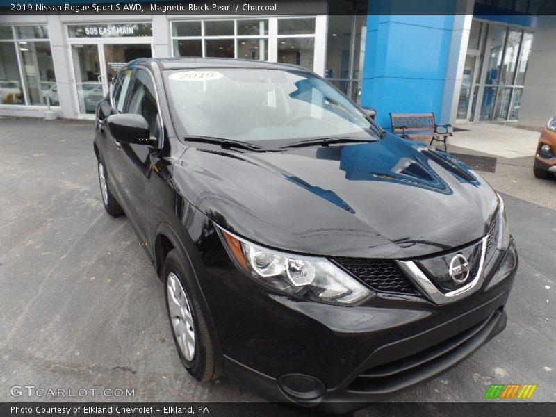 Magnetic Black Pearl / Charcoal 2019 Nissan Rogue Sport S AWD