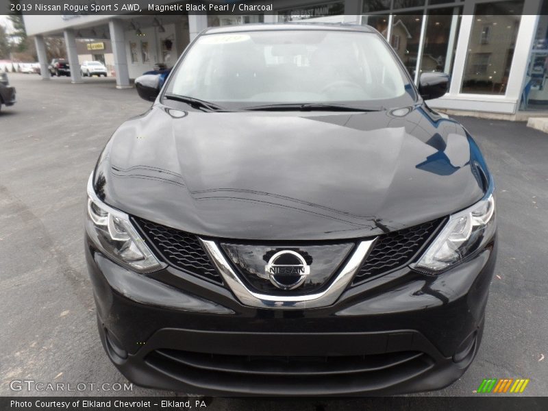 Magnetic Black Pearl / Charcoal 2019 Nissan Rogue Sport S AWD
