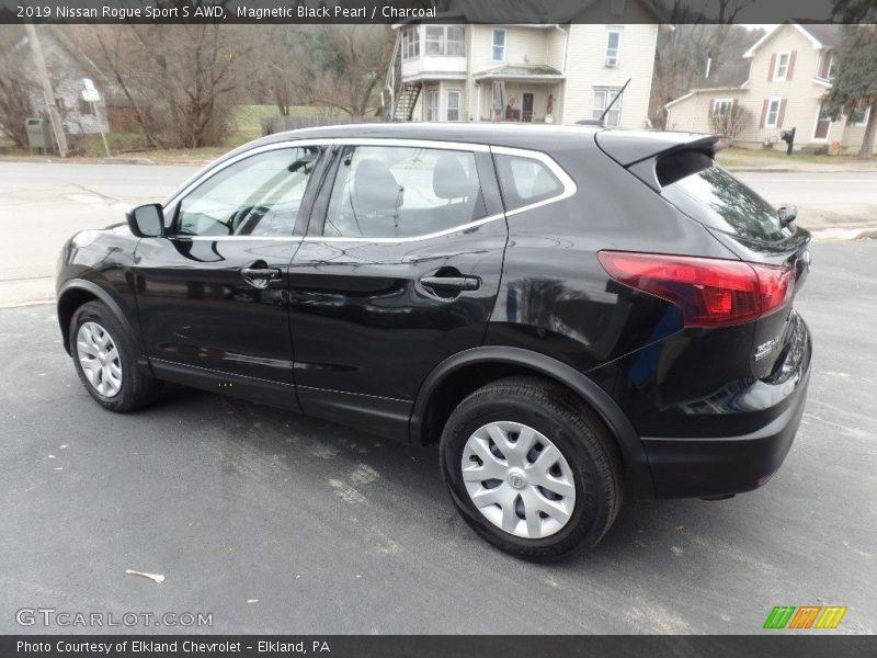 Magnetic Black Pearl / Charcoal 2019 Nissan Rogue Sport S AWD