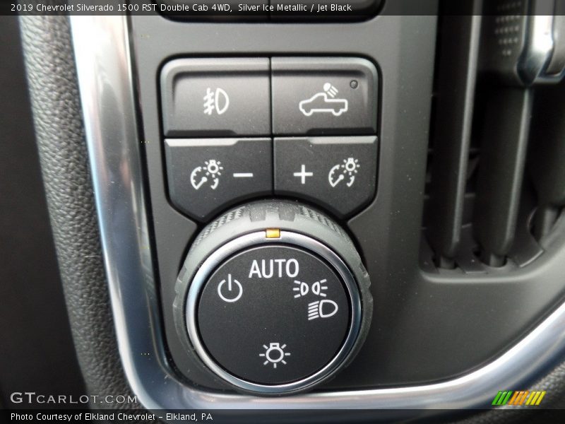 Controls of 2019 Silverado 1500 RST Double Cab 4WD