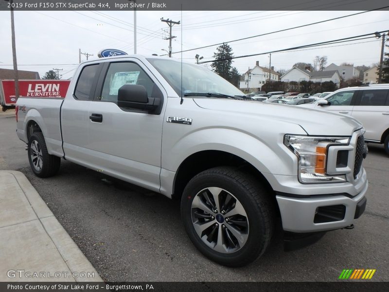 Front 3/4 View of 2019 F150 STX SuperCab 4x4