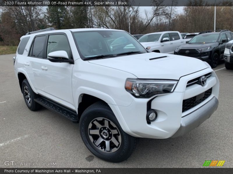 Front 3/4 View of 2020 4Runner TRD Off-Road Premium 4x4