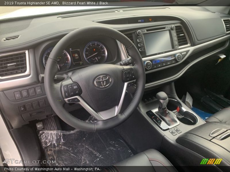 Blizzard Pearl White / Black 2019 Toyota Highlander SE AWD