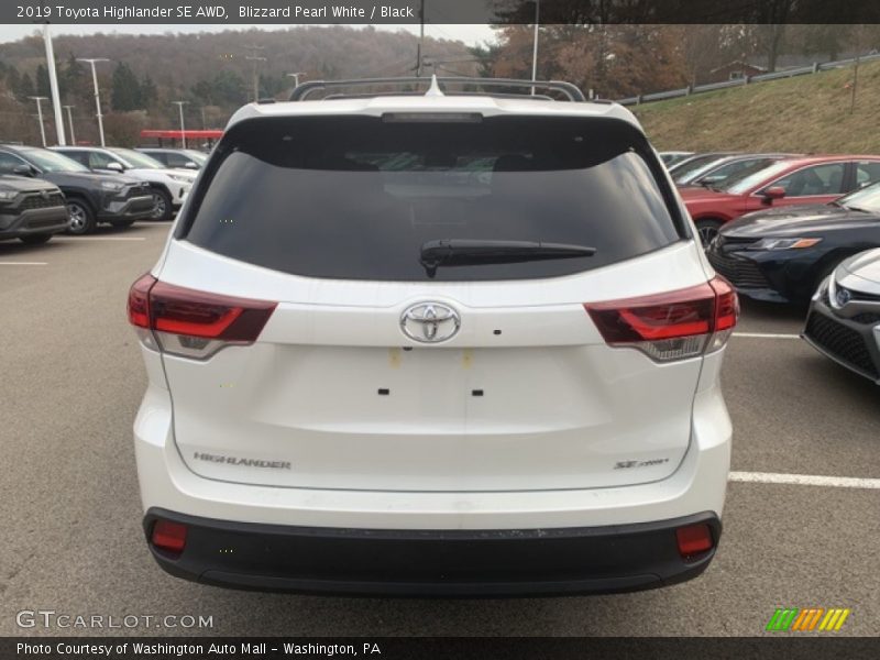 Blizzard Pearl White / Black 2019 Toyota Highlander SE AWD