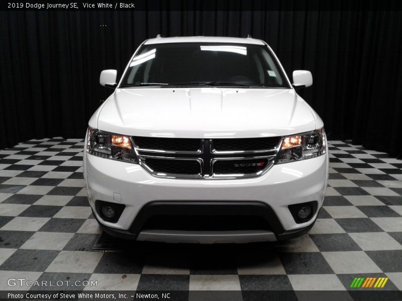 Vice White / Black 2019 Dodge Journey SE