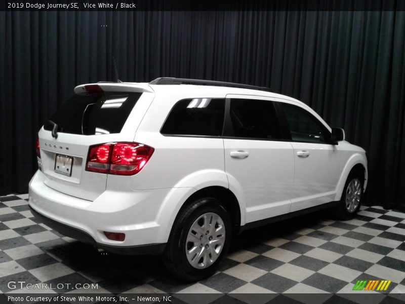 Vice White / Black 2019 Dodge Journey SE