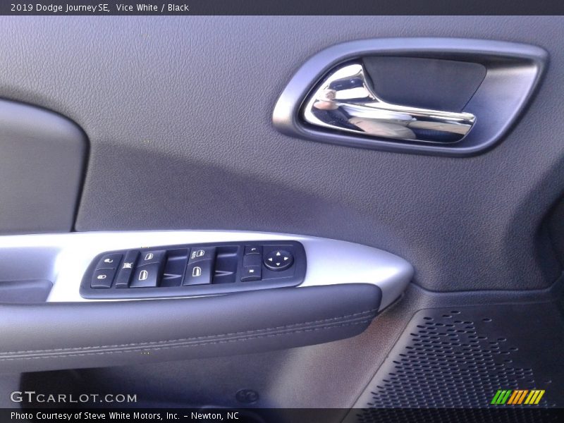 Vice White / Black 2019 Dodge Journey SE