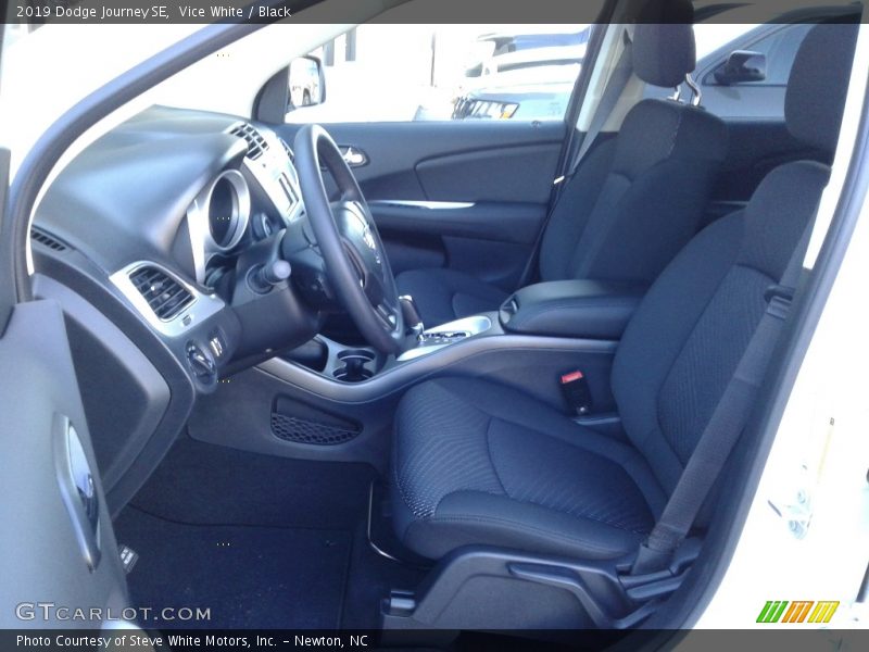 Vice White / Black 2019 Dodge Journey SE