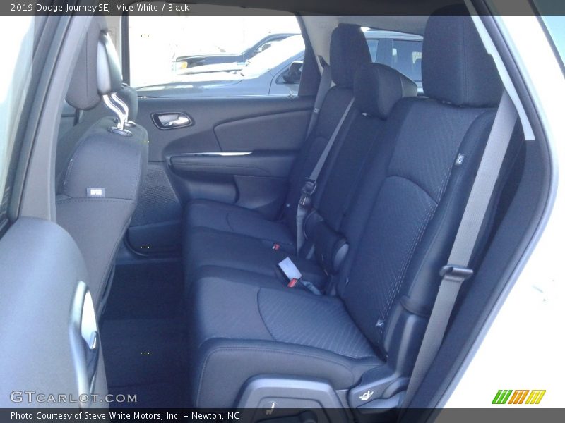 Vice White / Black 2019 Dodge Journey SE