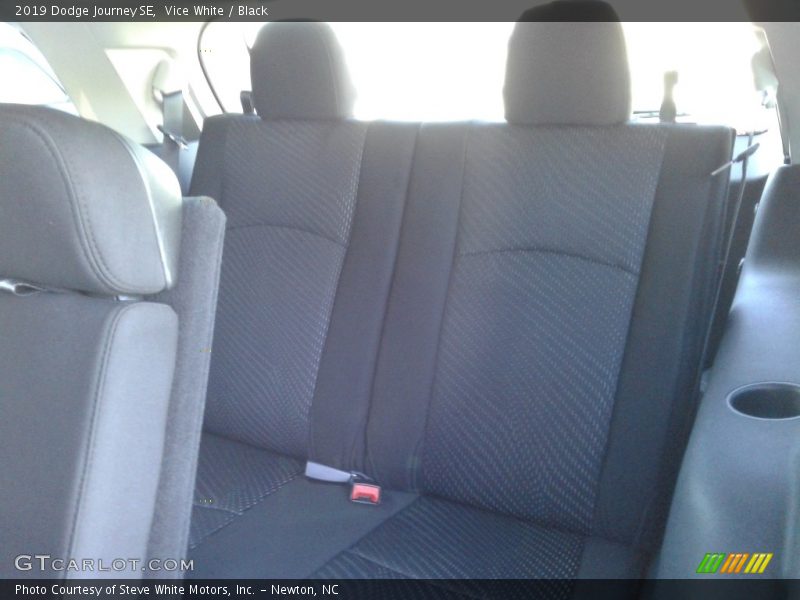 Vice White / Black 2019 Dodge Journey SE