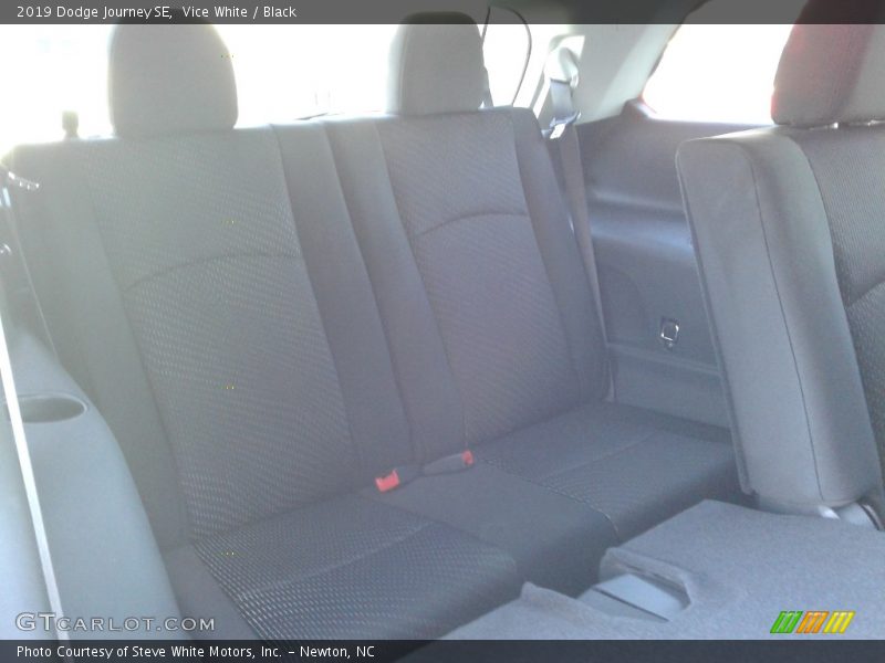 Vice White / Black 2019 Dodge Journey SE
