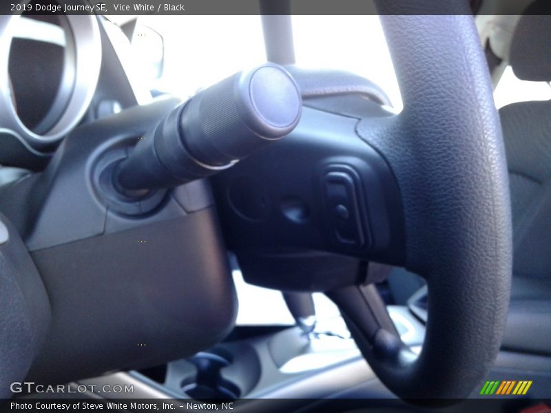 Vice White / Black 2019 Dodge Journey SE