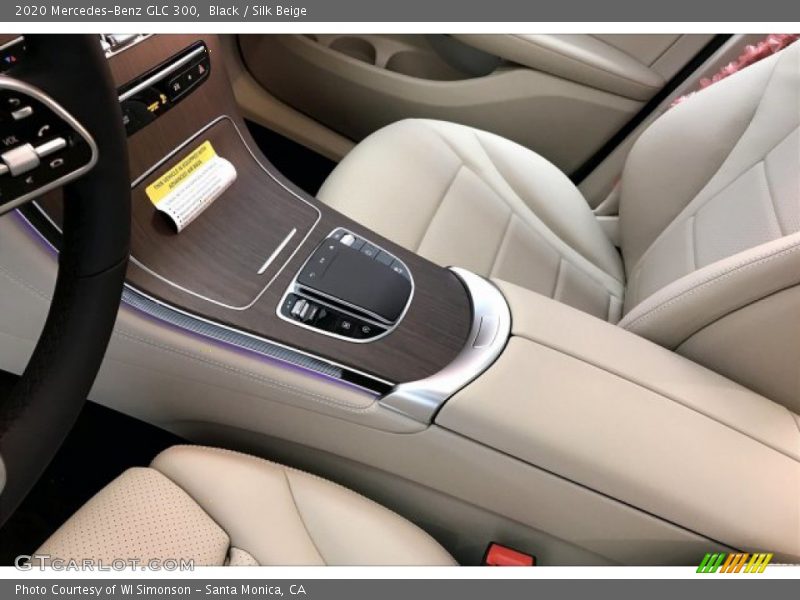 Black / Silk Beige 2020 Mercedes-Benz GLC 300