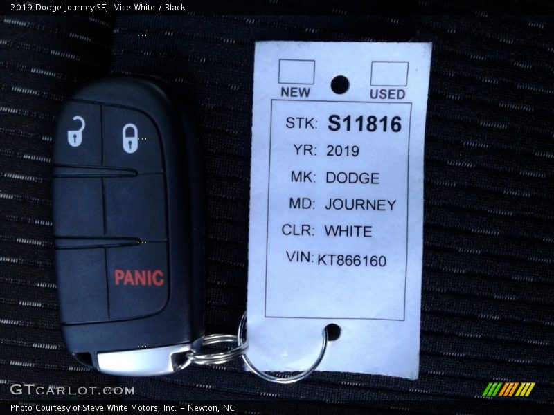 Vice White / Black 2019 Dodge Journey SE