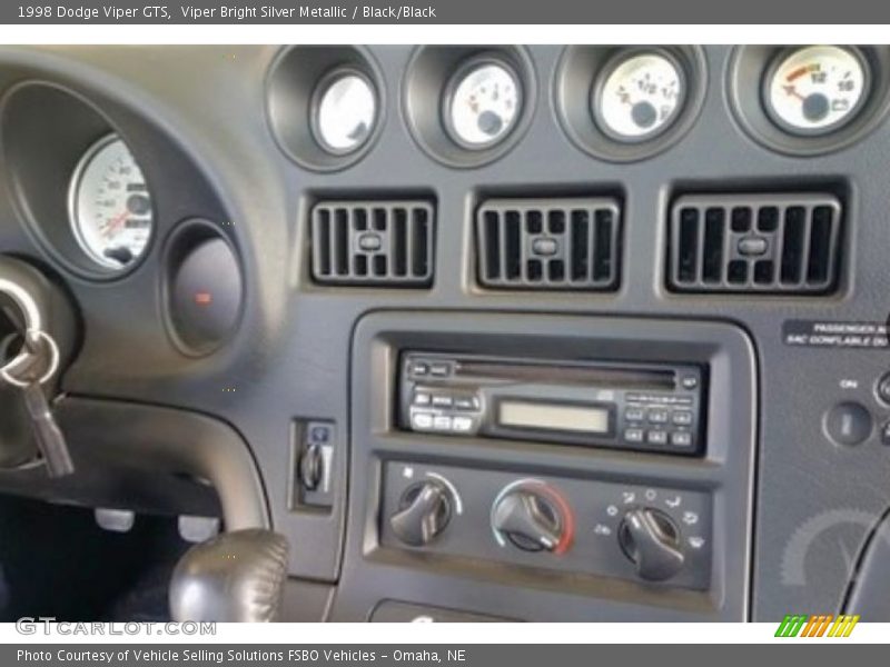 Viper Bright Silver Metallic / Black/Black 1998 Dodge Viper GTS