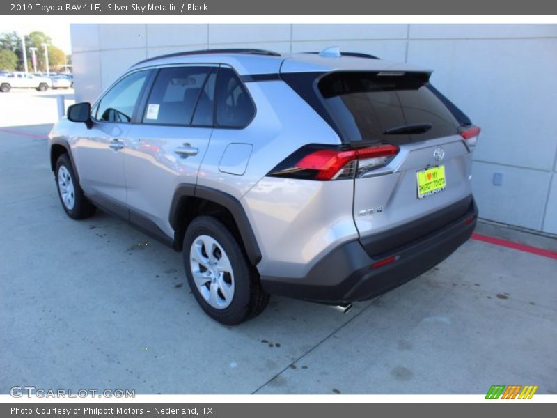 Silver Sky Metallic / Black 2019 Toyota RAV4 LE