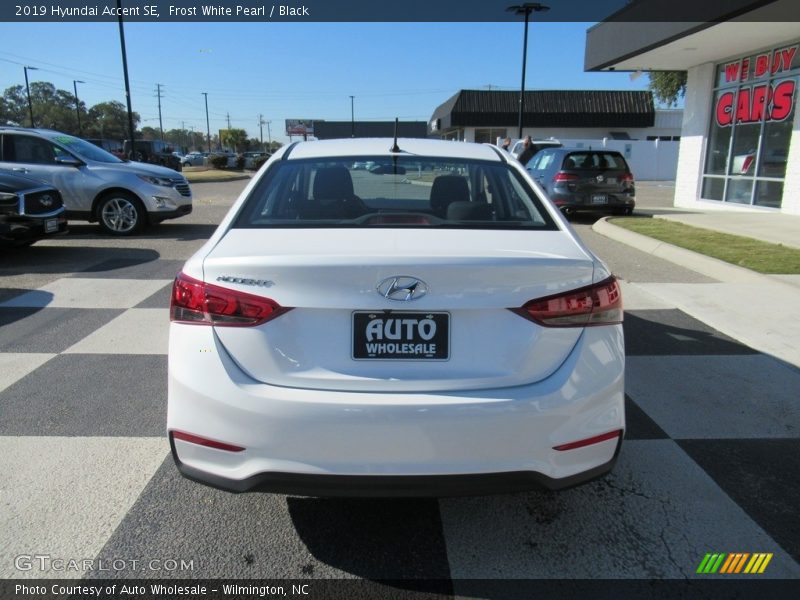 Frost White Pearl / Black 2019 Hyundai Accent SE