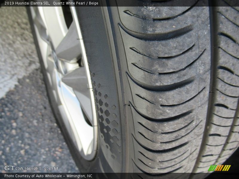 Quartz White Pearl / Beige 2019 Hyundai Elantra SEL