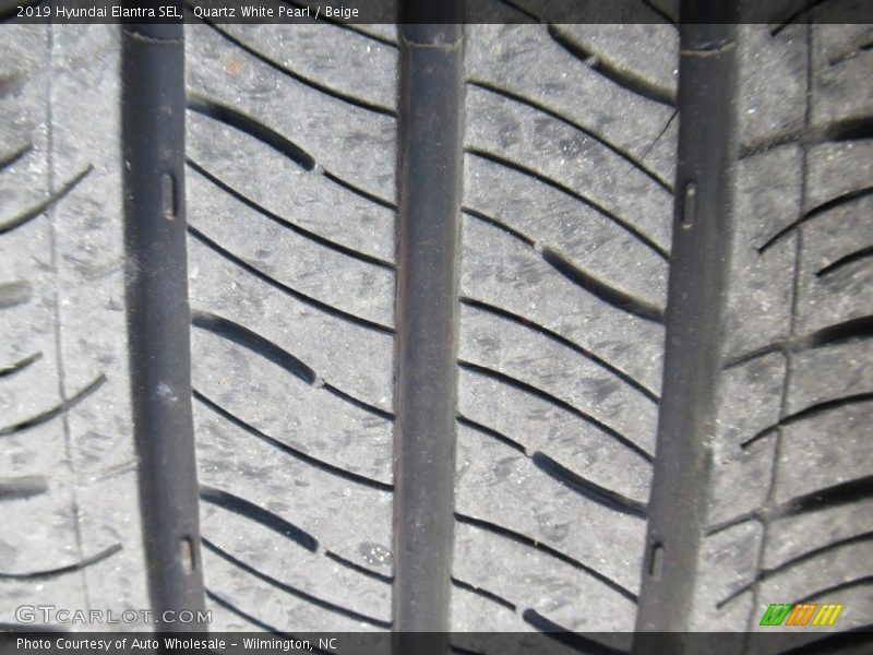 Quartz White Pearl / Beige 2019 Hyundai Elantra SEL