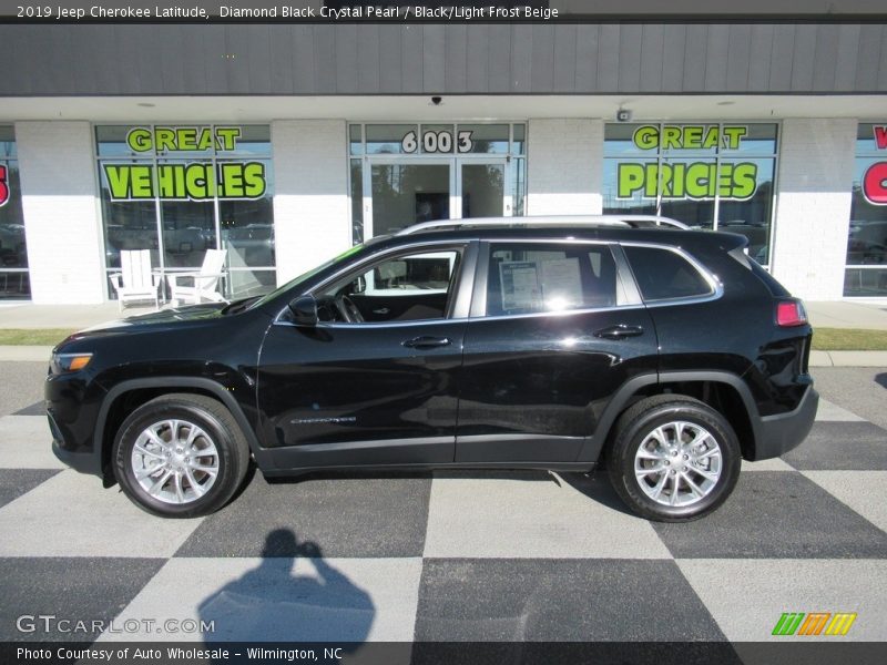 Diamond Black Crystal Pearl / Black/Light Frost Beige 2019 Jeep Cherokee Latitude