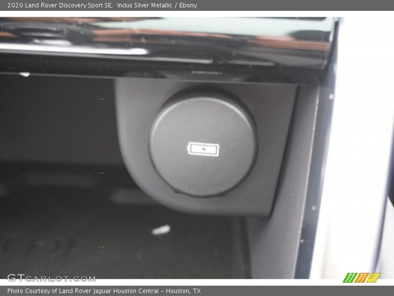 Indus Silver Metallic / Ebony 2020 Land Rover Discovery Sport SE