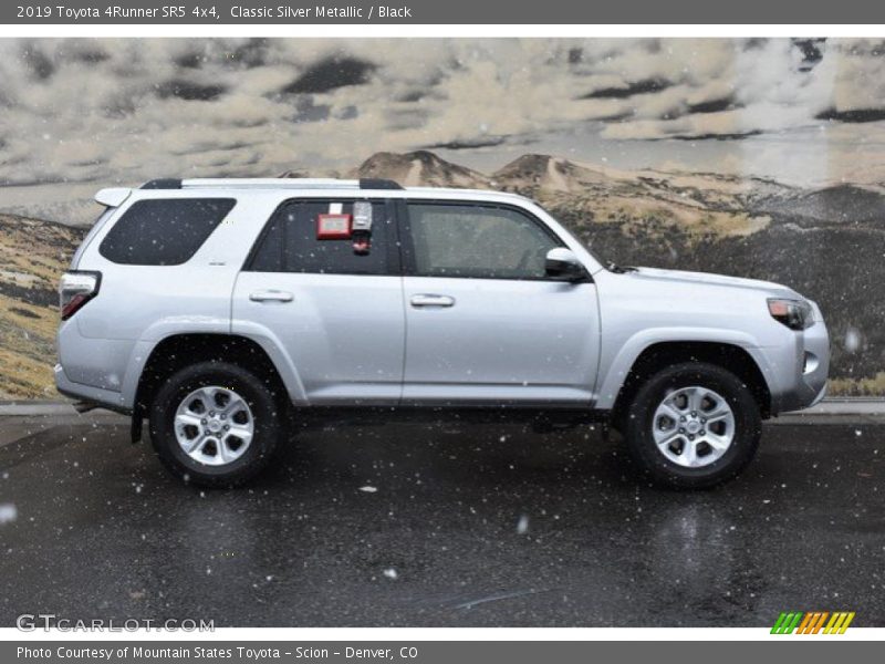 Classic Silver Metallic / Black 2019 Toyota 4Runner SR5 4x4