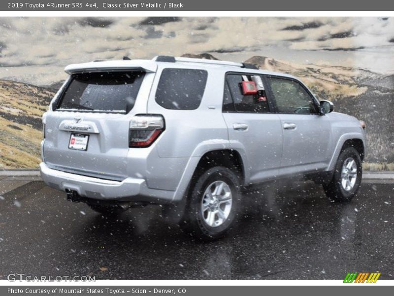 Classic Silver Metallic / Black 2019 Toyota 4Runner SR5 4x4