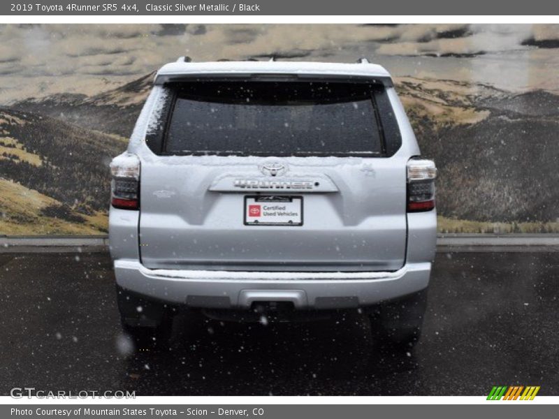 Classic Silver Metallic / Black 2019 Toyota 4Runner SR5 4x4