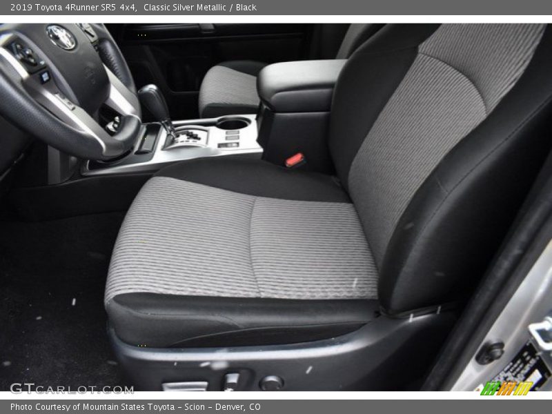 Classic Silver Metallic / Black 2019 Toyota 4Runner SR5 4x4